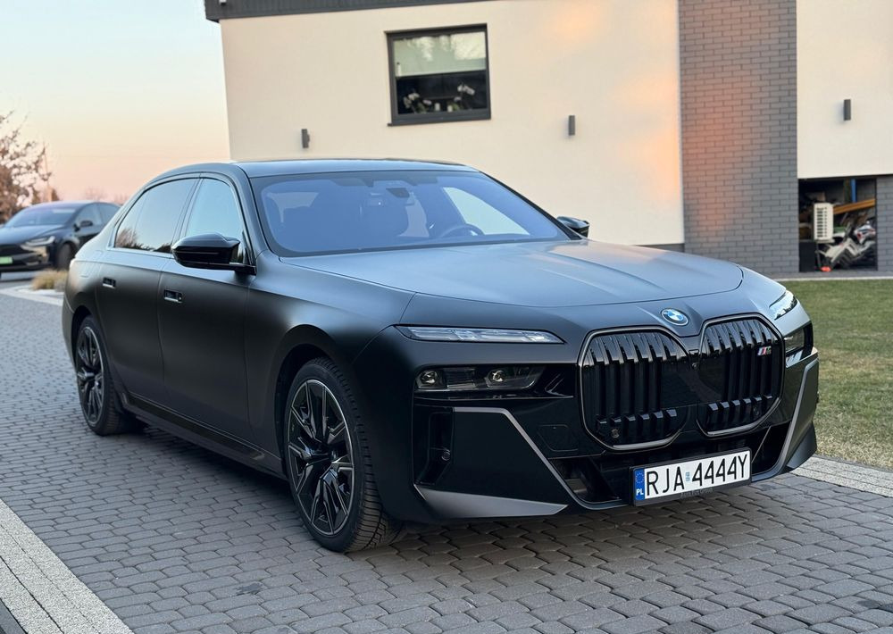 BMW Seria 7 M760e PHEV xDrive sport - Седан: снимка 2 BMW Seria 7 M760e PHEV xDrive sport - Седан: снимка 2