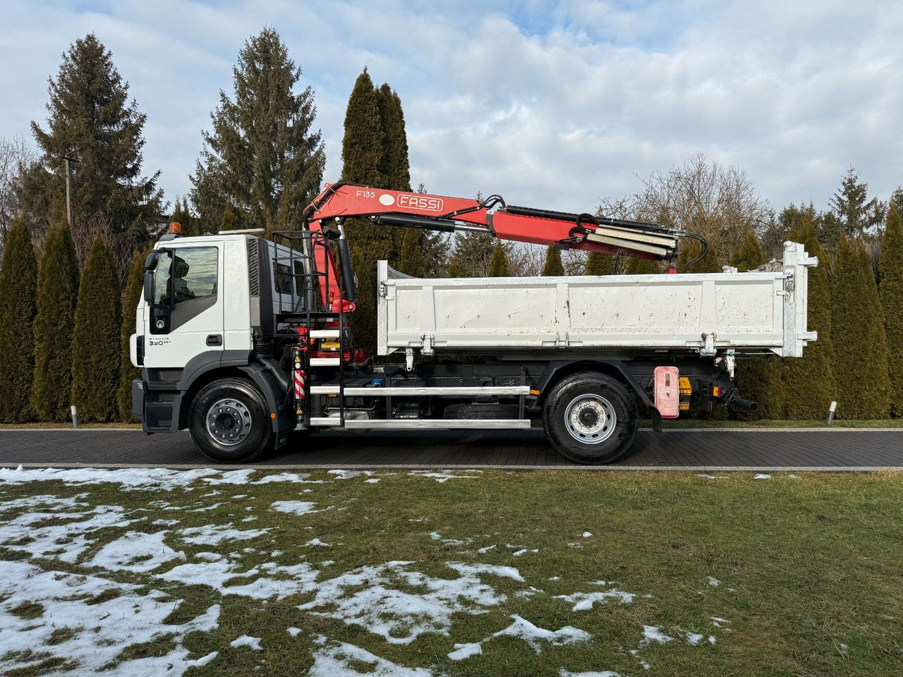 Iveco STRALIS 330 / 4x2/ TIPPER /FASSI F135 - Камион с кран: снимка 5 Iveco STRALIS 330 / 4x2/ TIPPER /FASSI F135 - Камион с кран: снимка 5