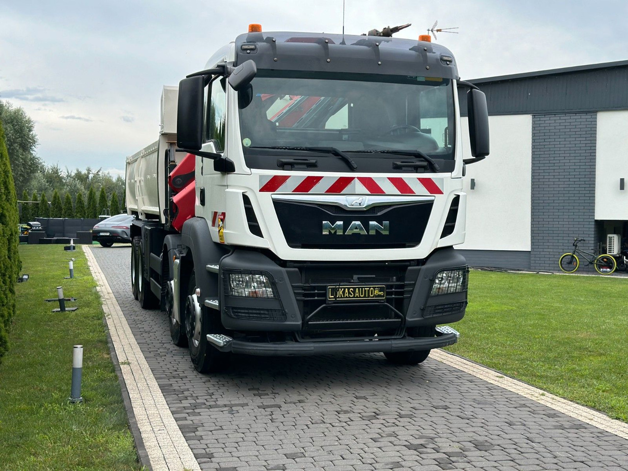 MAN TGS 440 / 8x4 /CRANE HMF 1530/ TIPPER - Камион с кран: снимка 4 MAN TGS 440 / 8x4 /CRANE HMF 1530/ TIPPER - Камион с кран: снимка 4