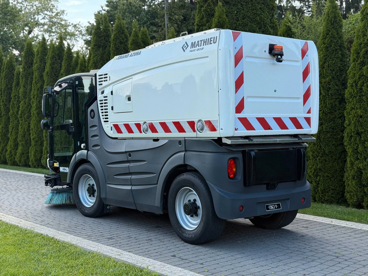 MATHIEU GRAND AZURA MC420 SWEEPER - Мотометачна машина: снимка 4 MATHIEU GRAND AZURA MC420 SWEEPER - Мотометачна машина: снимка 4