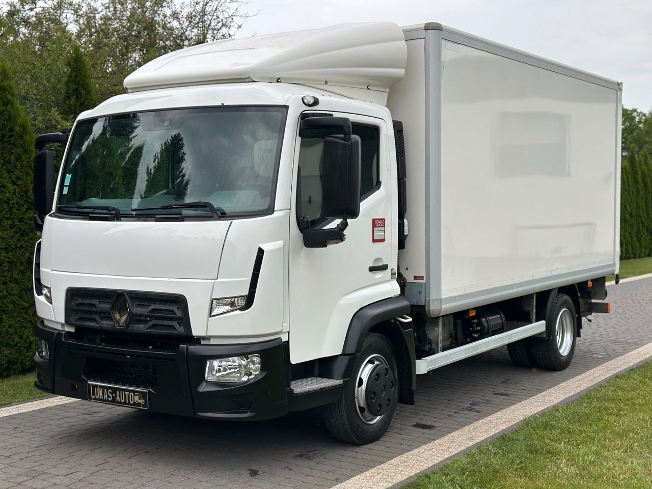 Renault D 7.5 LIFT 7,5 T AUTOMATIC GEARBOX CAMERA - Камион фургон: снимка 1 Renault D 7.5 LIFT 7,5 T AUTOMATIC GEARBOX CAMERA - Камион фургон: снимка 1