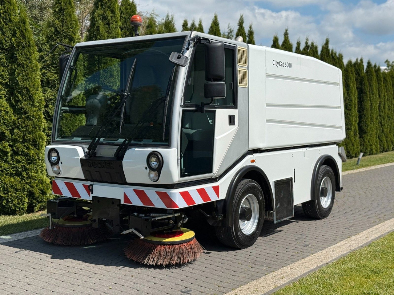 Schmidt BUCHER CITYCAT 5000 SWEEPER - Мотометачна машина: снимка 1 Schmidt BUCHER CITYCAT 5000 SWEEPER - Мотометачна машина: снимка 1