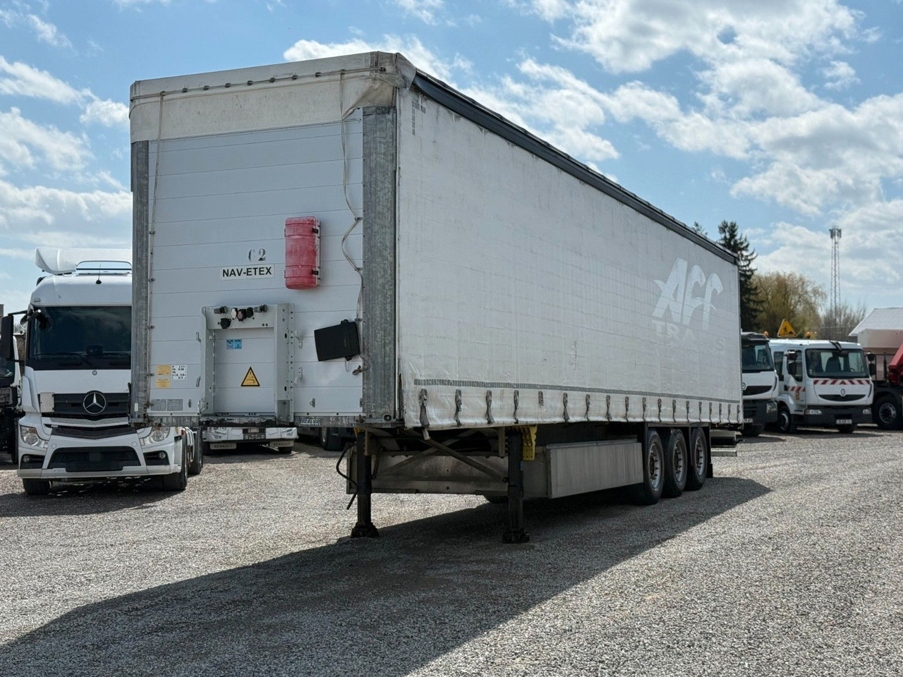 Schmitz Cargobull AXLE SCHMITZ LIFTED AXLE - Брезентово полуремарке: снимка 3 Schmitz Cargobull AXLE SCHMITZ LIFTED AXLE - Брезентово полуремарке: снимка 3
