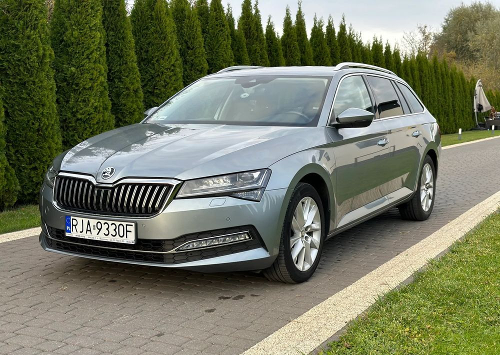 Skoda Superb 2.0 TDI SCR Style DSG - Комби: снимка 1 Skoda Superb 2.0 TDI SCR Style DSG - Комби: снимка 1