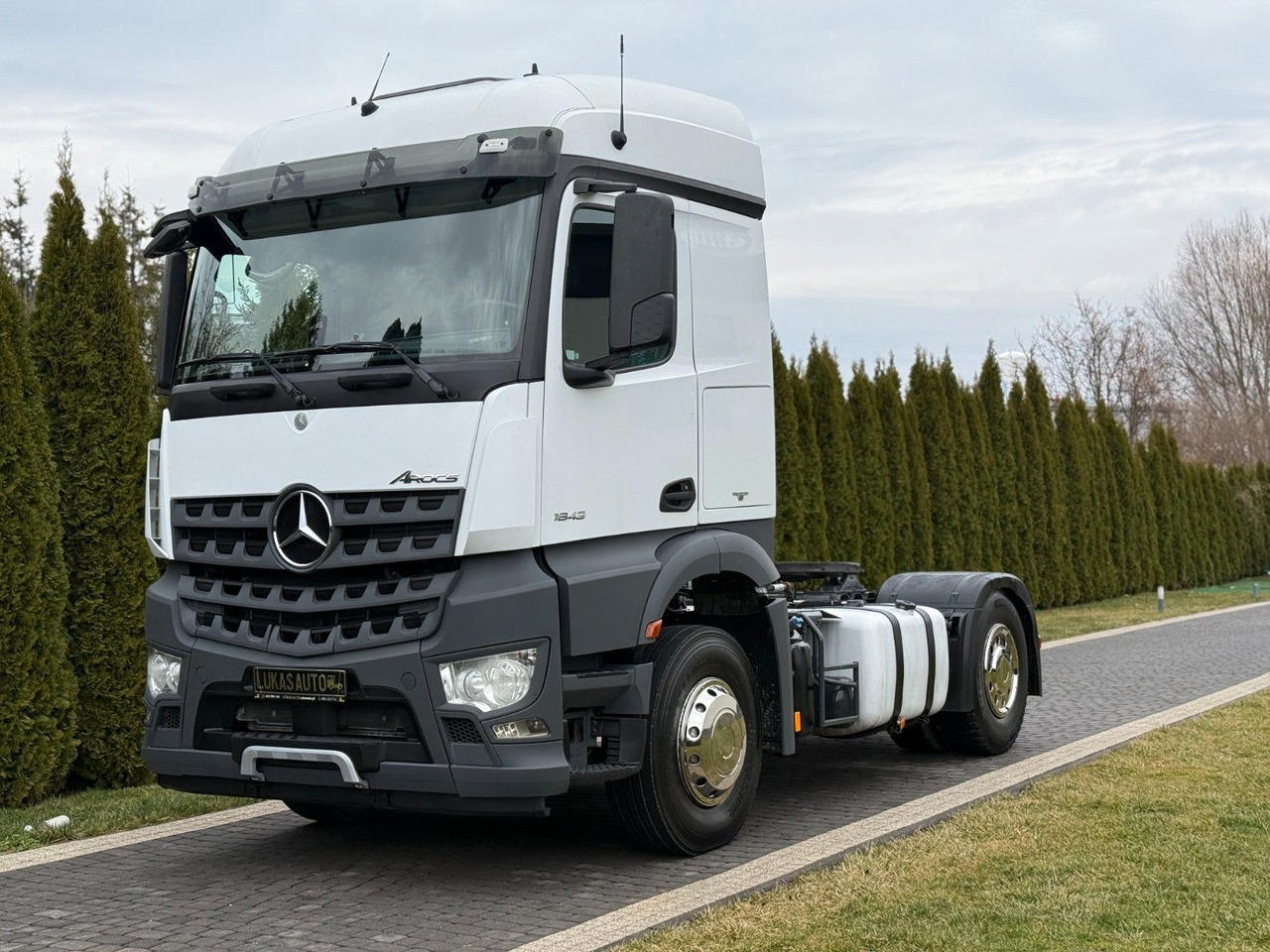 Mercedes-Benz AROCS 1843 HYDRAULIC - Влекач: снимка 1 Mercedes-Benz AROCS 1843 HYDRAULIC - Влекач: снимка 1