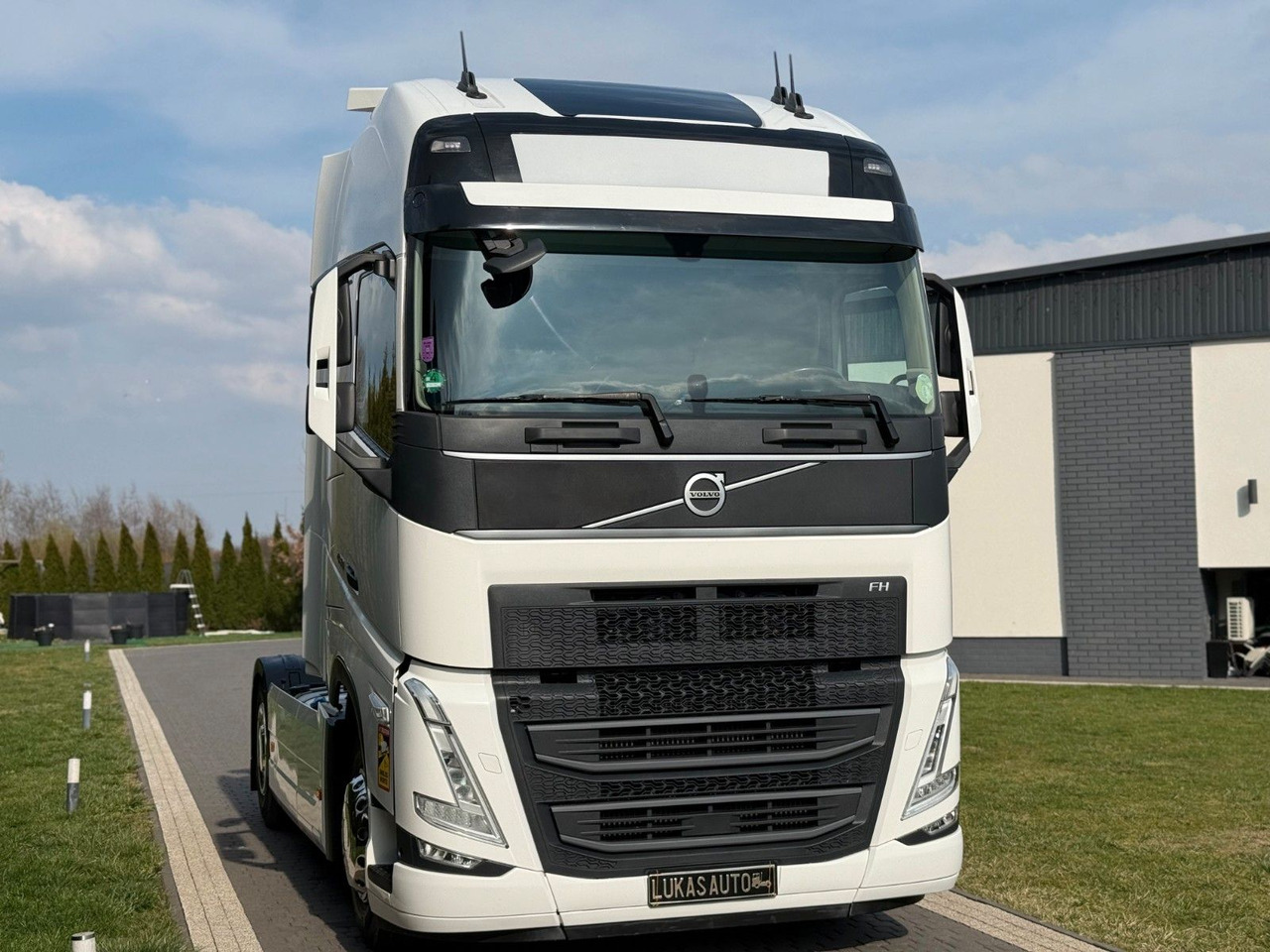Volvo FH 460 XL PARK COOL TV - Влекач: снимка 4 Volvo FH 460 XL PARK COOL TV - Влекач: снимка 4