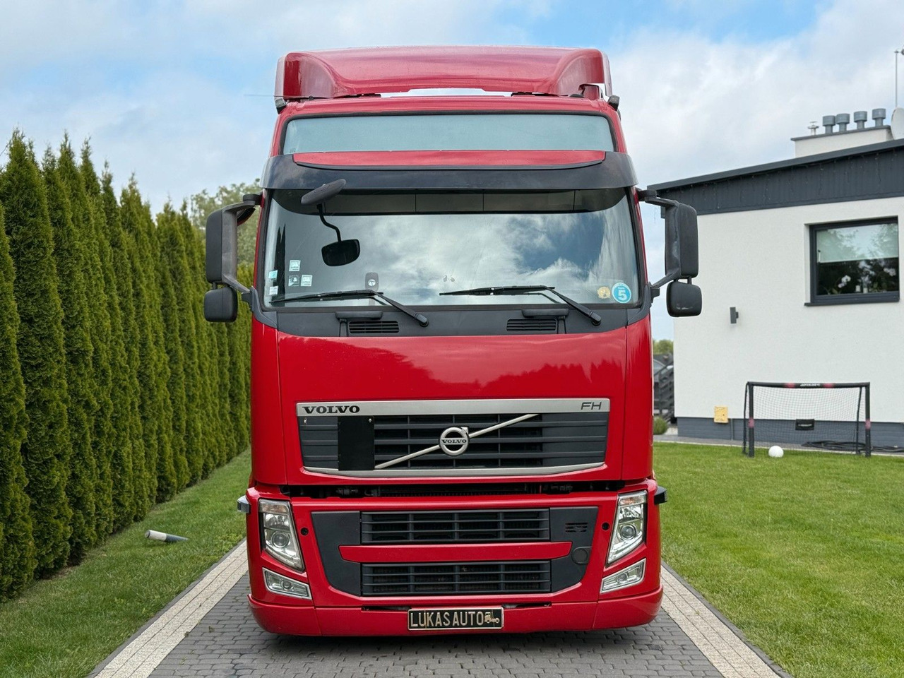 Volvo FH 500 LOW DECK LOW KMS - Влекач: снимка 2 Volvo FH 500 LOW DECK LOW KMS - Влекач: снимка 2