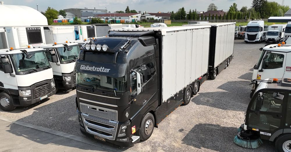 Volvo FH16 660 HP TANDEM 6x2 LIMITED EDITION - Камион фургон: снимка 3 Volvo FH16 660 HP TANDEM 6x2 LIMITED EDITION - Камион фургон: снимка 3