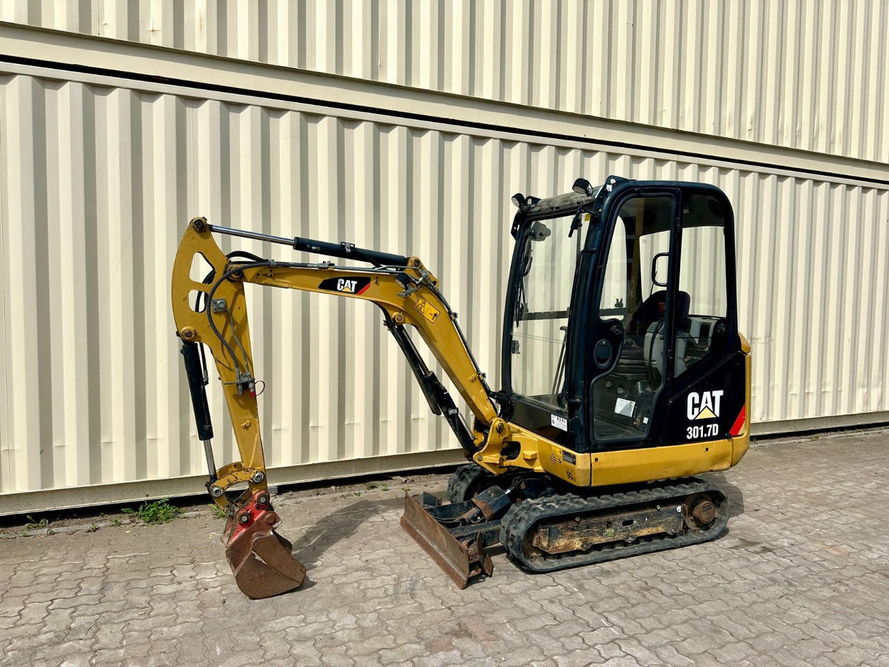 CAT 301.7D / 2014 Baujahr / 2.796 H - Мини багер: снимка 2 CAT 301.7D / 2014 Baujahr / 2.796 H - Мини багер: снимка 2