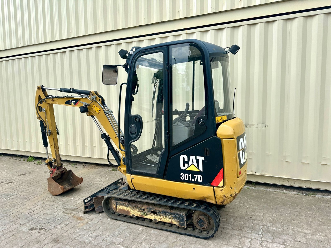 CAT 301.7D / 2014 Baujahr / 2.978 H - Мини багер: снимка 3 CAT 301.7D / 2014 Baujahr / 2.978 H - Мини багер: снимка 3