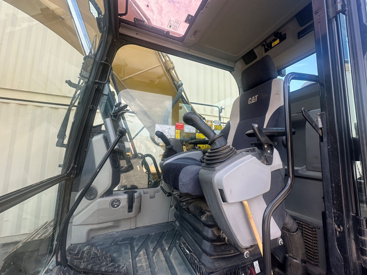Верижен багер CAT 320FL / 2017 BJ / 9.933 H / Deutsche Maschine: снимка 13