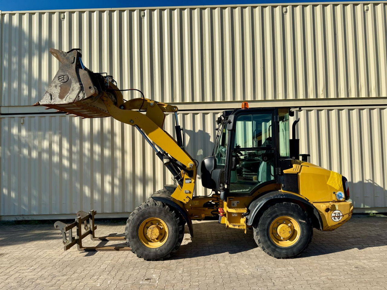 CAT 907H2 / 2014 BJ / 6.390 H / Schaufel + Gabel - Колесен товарач: снимка 4 CAT 907H2 / 2014 BJ / 6.390 H / Schaufel + Gabel - Колесен товарач: снимка 4