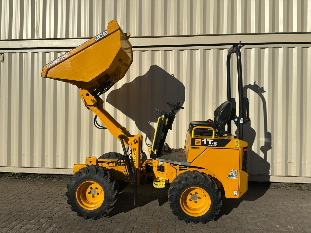 JCB 1T-2 High Tip Dumper, 632 Bh, 1.000 KG - Мини самосвал: снимка 2 JCB 1T-2 High Tip Dumper, 632 Bh, 1.000 KG - Мини самосвал: снимка 2