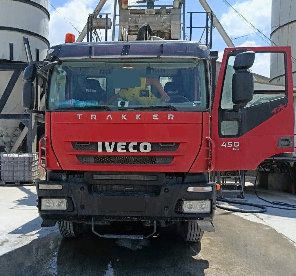 IVECO TRAKKER 450 COIME 35 - Бетон помпа: снимка 2 IVECO TRAKKER 450 COIME 35 - Бетон помпа: снимка 2
