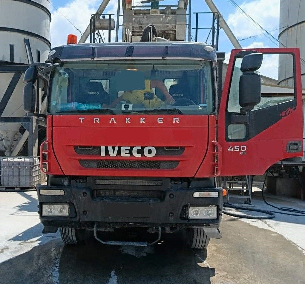 Iveco TRAKKER 450 COIME 35 - Бетон помпа: снимка 2 Iveco TRAKKER 450 COIME 35 - Бетон помпа: снимка 2