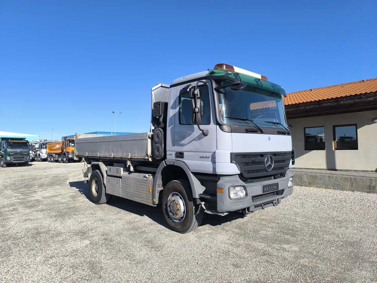 MERCEDES-BENZ Actros 1855 4X4 - Самосвал камион: снимка 1 MERCEDES-BENZ Actros 1855 4X4 - Самосвал камион: снимка 1