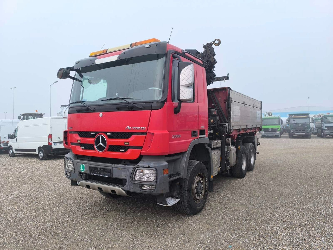 Mercedes-Benz ACTROS 3355 V8 6X6 HIAB 211 EP-5 HIPRO - Самосвал камион, Камион с кран: снимка 3 Mercedes-Benz ACTROS 3355 V8 6X6 HIAB 211 EP-5 HIPRO - Самосвал камион, Камион с кран: снимка 3