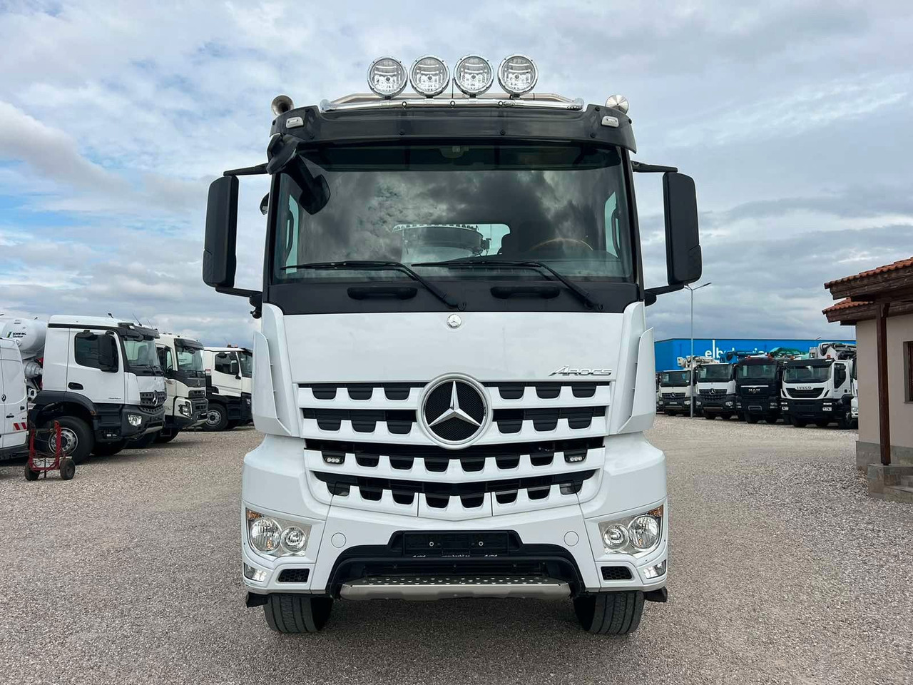 Mercedes-Benz AROCS 3251 CIFA MAGNUM MK28.4L - Миксер-помпа: снимка 2 Mercedes-Benz AROCS 3251 CIFA MAGNUM MK28.4L - Миксер-помпа: снимка 2