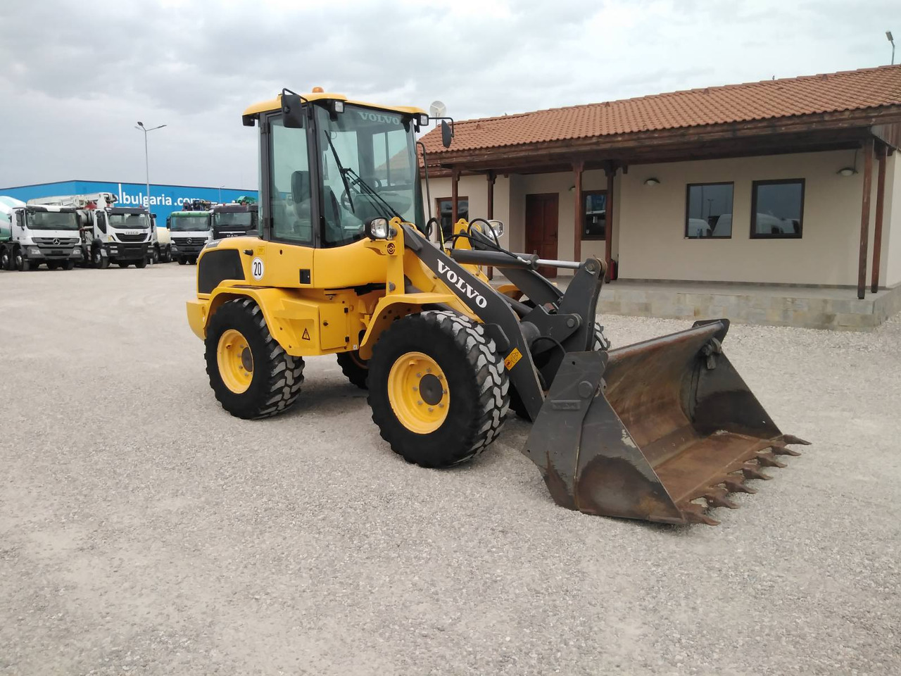 VOLVO L30G - Колесен товарач: снимка 1 VOLVO L30G - Колесен товарач: снимка 1