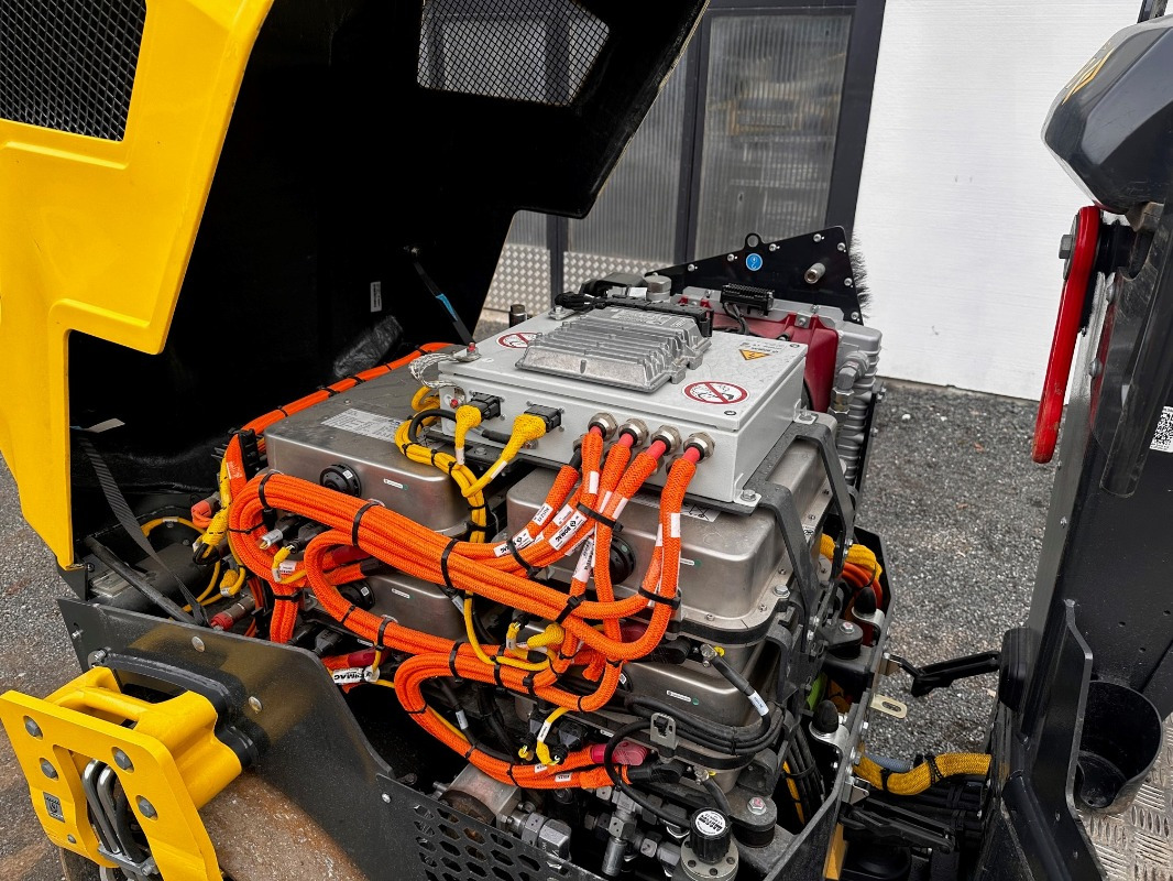 BOMAG DE BW 120 ADe-5 - Валяк: снимка 5 BOMAG DE BW 120 ADe-5 - Валяк: снимка 5