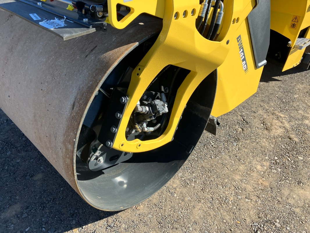 Пътен валяк BOMAG DE BW 141 AD-50  Stage IIIa / Tier3: снимка 18