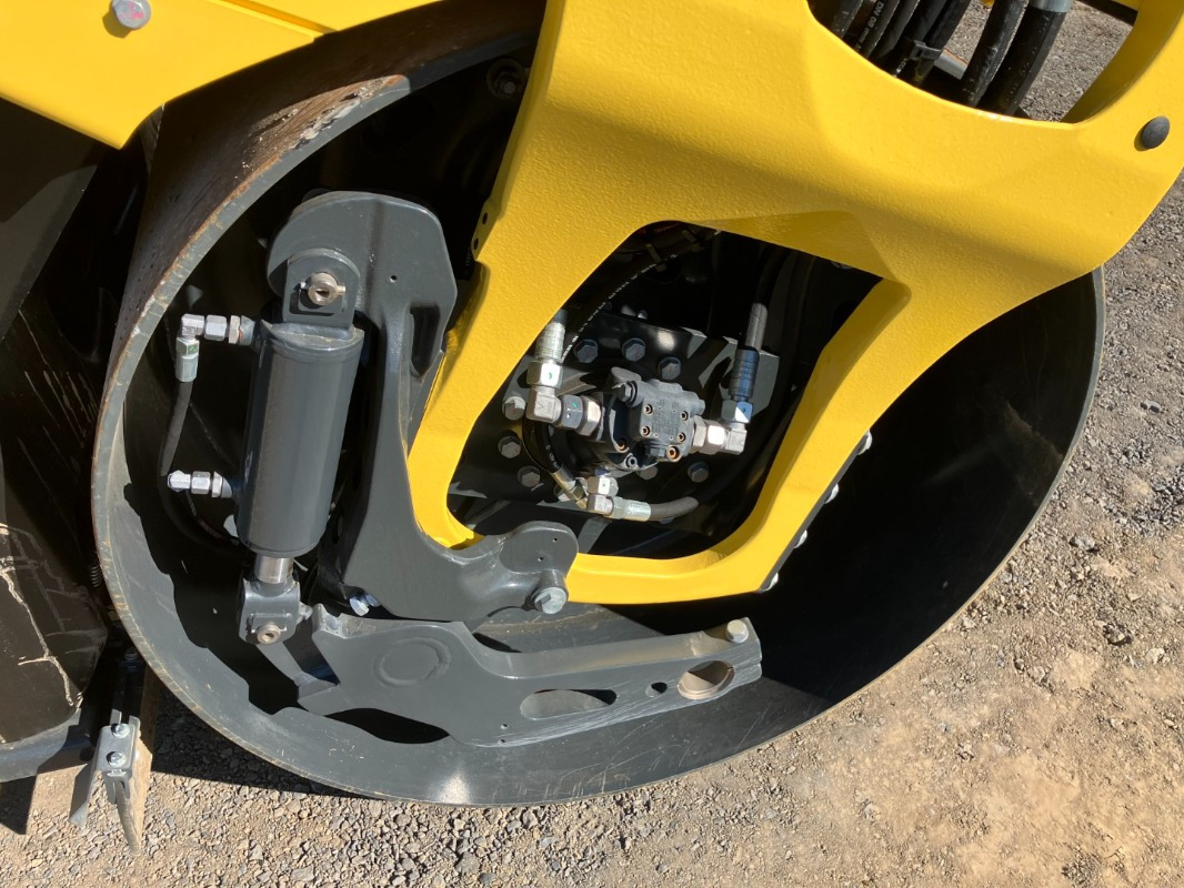 Пътен валяк BOMAG DE BW 141 AD-50  Stage IIIa / Tier3: снимка 15