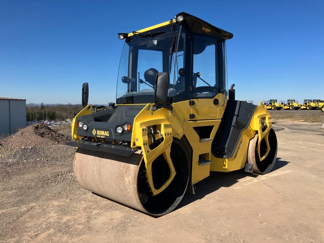 BOMAG DE BW 151 AD-50 Stage IIIa/Tier 4i - Пътен валяк: снимка 1 BOMAG DE BW 151 AD-50 Stage IIIa/Tier 4i - Пътен валяк: снимка 1