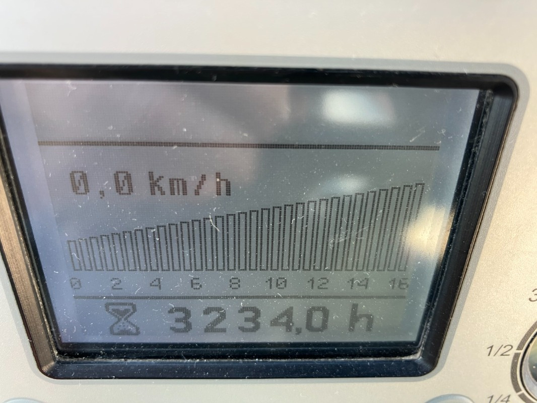 BOMAG DE BW 161 AD-5  Stage IIIb/Tier 4i - Пътен валяк: снимка 5 BOMAG DE BW 161 AD-5  Stage IIIb/Tier 4i - Пътен валяк: снимка 5