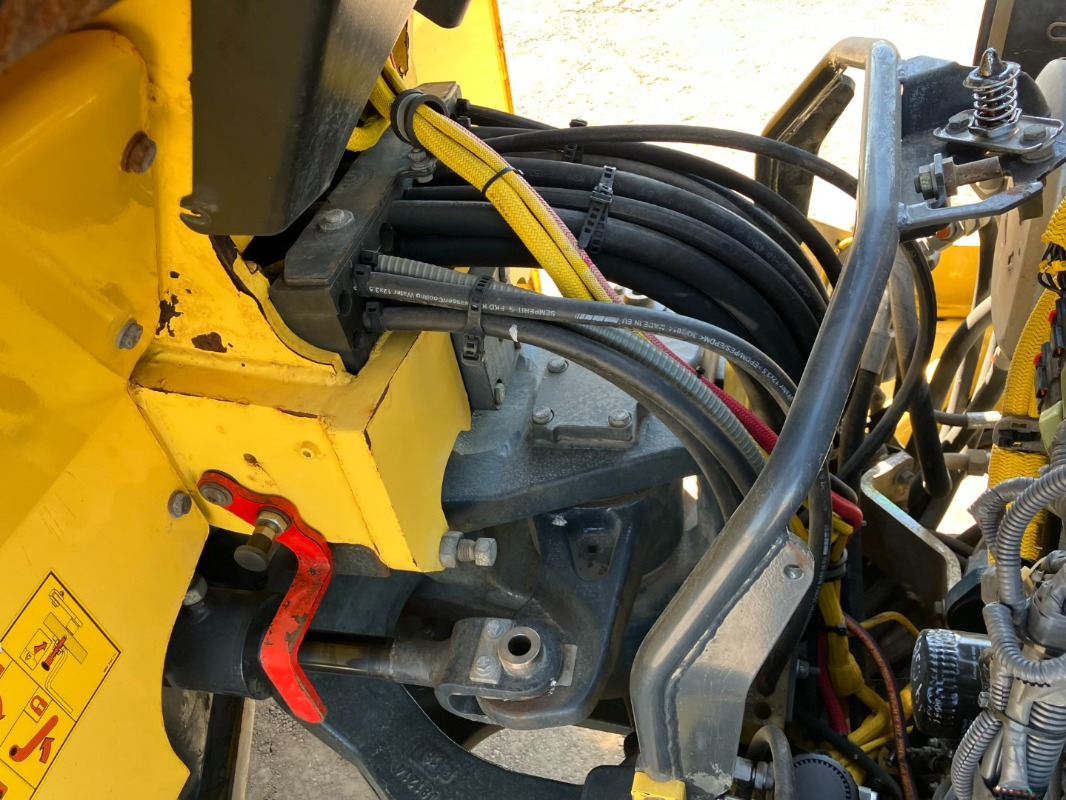 BOMAG DE BW 161 AD-5  Stage IIIb/Tier 4i - Пътен валяк: снимка 5 BOMAG DE BW 161 AD-5  Stage IIIb/Tier 4i - Пътен валяк: снимка 5