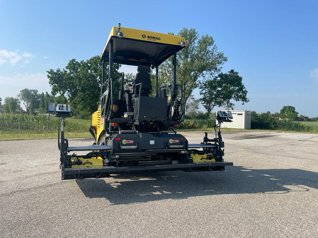 BOMAG IT BF 300 P S340-2 TV Stage IIIa/Tier 3 - Асфалтополагач: снимка 3 BOMAG IT BF 300 P S340-2 TV Stage IIIa/Tier 3 - Асфалтополагач: снимка 3