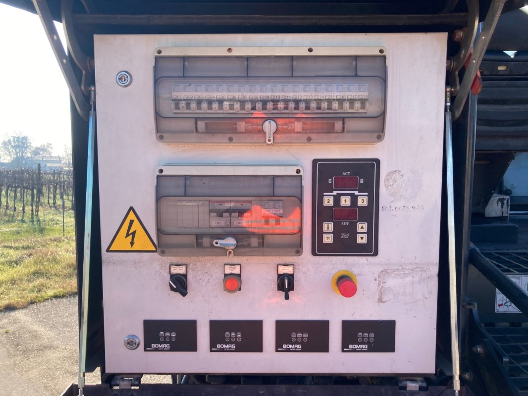 BOMAG IT BF 700 C-2 S500 Stage IV/Tier 4f - Асфалтополагач: снимка 4 BOMAG IT BF 700 C-2 S500 Stage IV/Tier 4f - Асфалтополагач: снимка 4