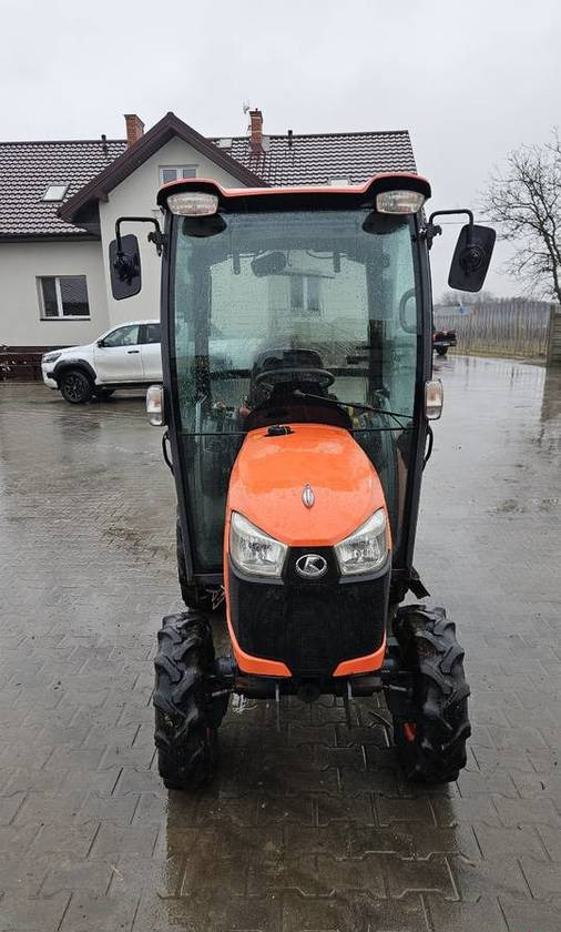 Ciągnik Kubota B2650 4x4 klima 26 KM hydrostat - Трактор: снимка 3 Ciągnik Kubota B2650 4x4 klima 26 KM hydrostat - Трактор: снимка 3
