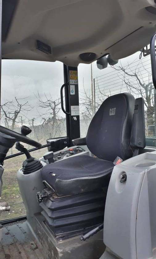 Колесен товарач Ładowarka Caterpillar 906H widły + łyżka: снимка 10 Колесен товарач Ładowarka Caterpillar 906H widły + łyżka: снимка 10