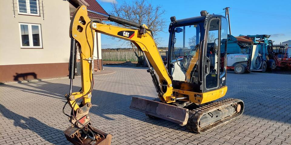 Minikoparka Caterpillar CAT 302.7D CR - Верижен багер: снимка 2 Minikoparka Caterpillar CAT 302.7D CR - Верижен багер: снимка 2