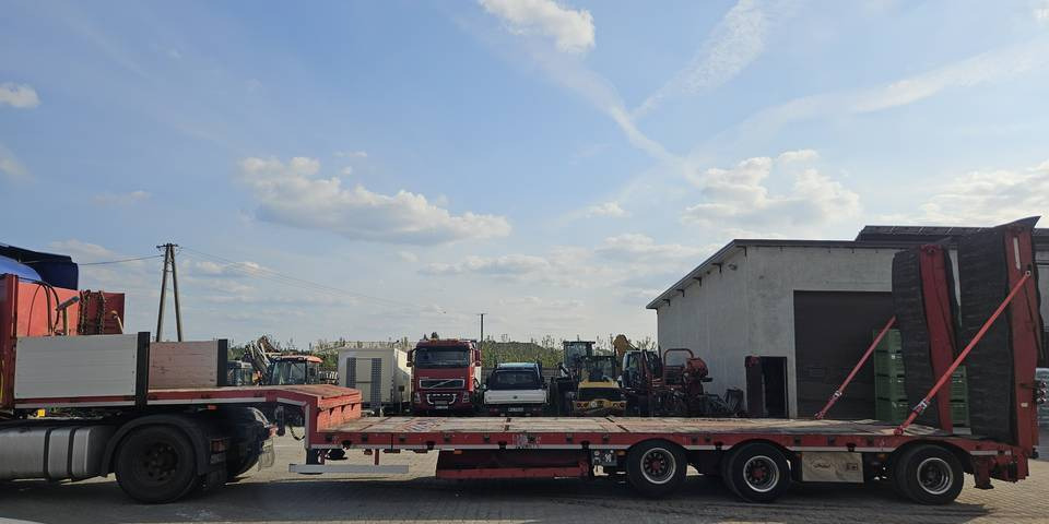 Naczepa niskopodwozie Bodex KIS3J DMC 47 ton - Нискорамна площадка полуремарке: снимка 4 Naczepa niskopodwozie Bodex KIS3J DMC 47 ton - Нискорамна площадка полуремарке: снимка 4
