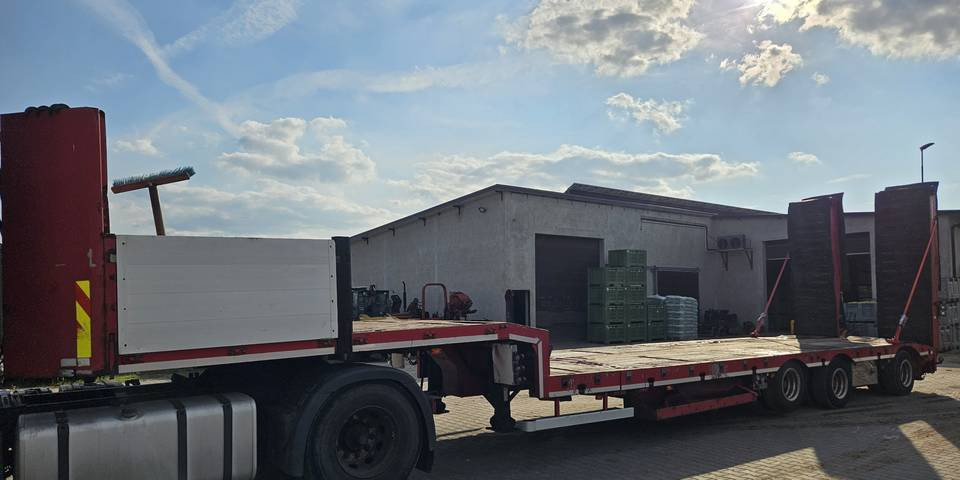 Naczepa niskopodwozie Bodex KIS3J DMC 47 ton - Нискорамна площадка полуремарке: снимка 3 Naczepa niskopodwozie Bodex KIS3J DMC 47 ton - Нискорамна площадка полуремарке: снимка 3