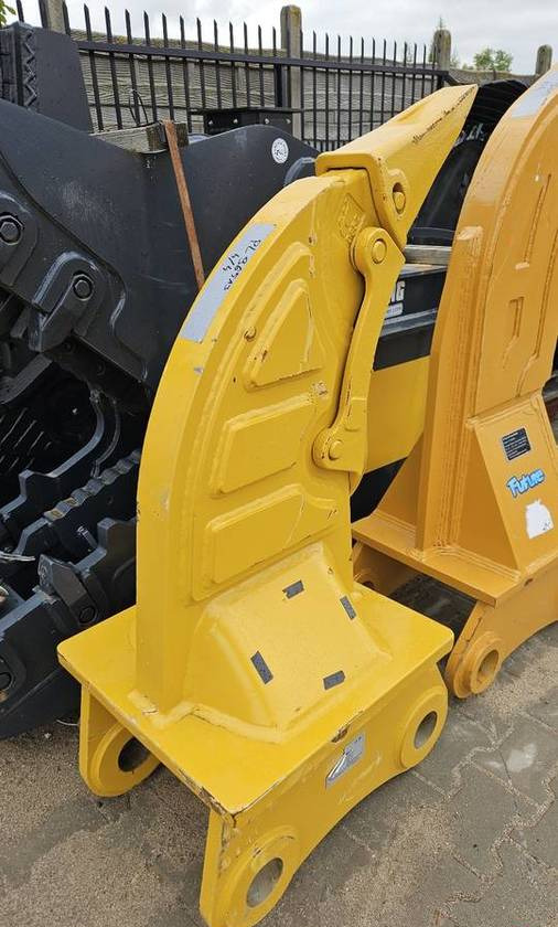 Zrywak kieł do koparki 18-25t CAT 320 - Скарификатор: снимка 1 Zrywak kieł do koparki 18-25t CAT 320 - Скарификатор: снимка 1