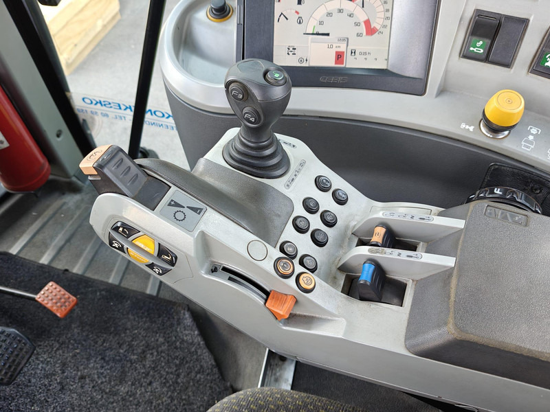 Лизинг на Claas Axion 840 Cmatic Claas Axion 840 Cmatic: снимка 15