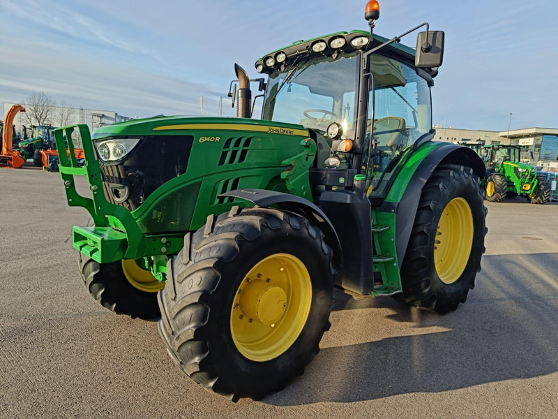 John Deere 6140R - Трактор: снимка 3 John Deere 6140R - Трактор: снимка 3