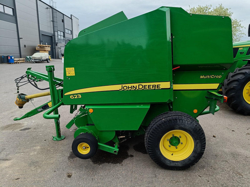 John Deere 623N - Рулонна сламопреса: снимка 1 John Deere 623N - Рулонна сламопреса: снимка 1