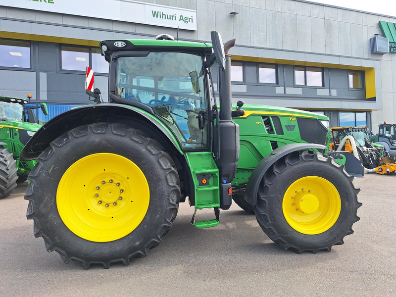 Трактор John Deere 6R 175: снимка 8