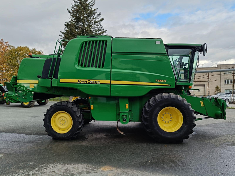 John Deere T550 - Зърнокомбайн: снимка 2 John Deere T550 - Зърнокомбайн: снимка 2