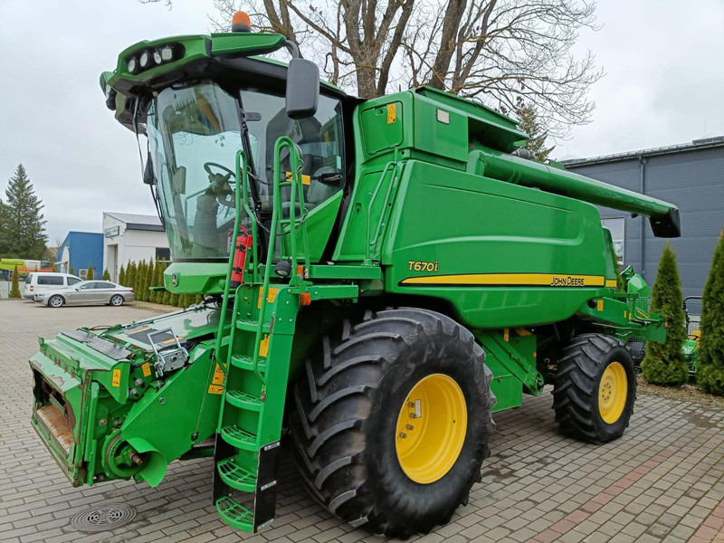 John Deere T670 i - Зърнокомбайн: снимка 3 John Deere T670 i - Зърнокомбайн: снимка 3