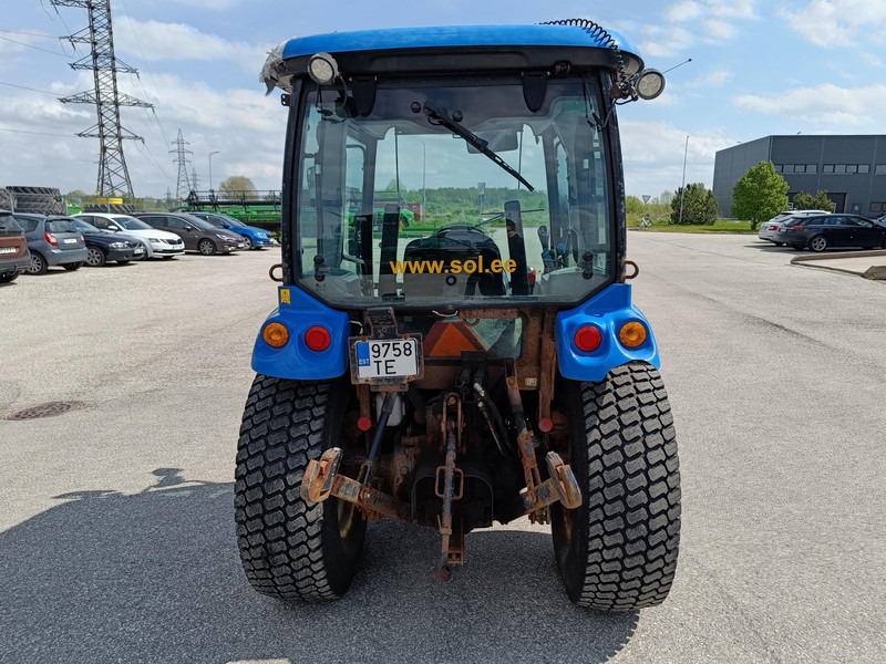 New Holland Boomer 40 - Трактор: снимка 4 New Holland Boomer 40 - Трактор: снимка 4