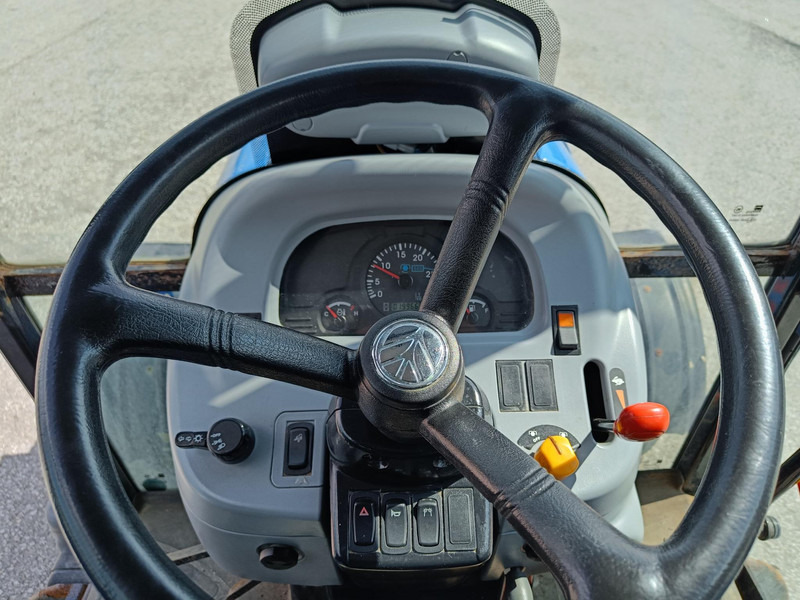 Лизинг на New Holland Boomer 40 New Holland Boomer 40: снимка 11