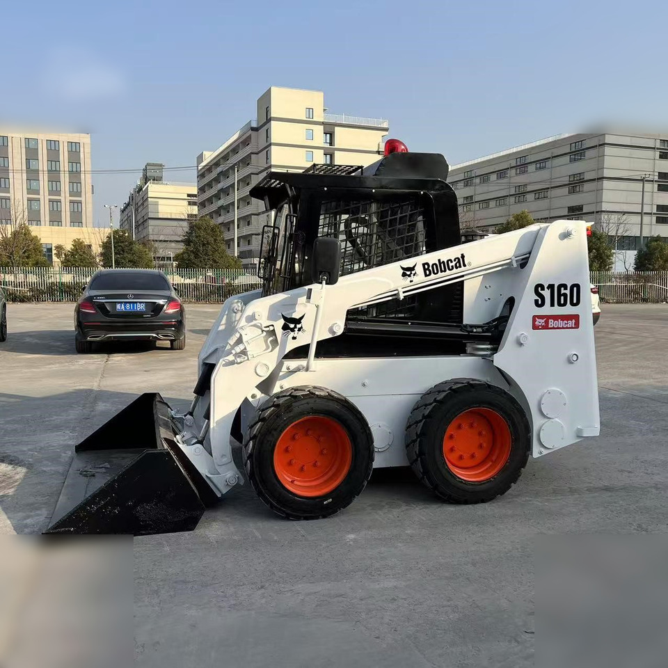 BOBCAT S160 - Мини челен товарач: снимка 1 BOBCAT S160 - Мини челен товарач: снимка 1