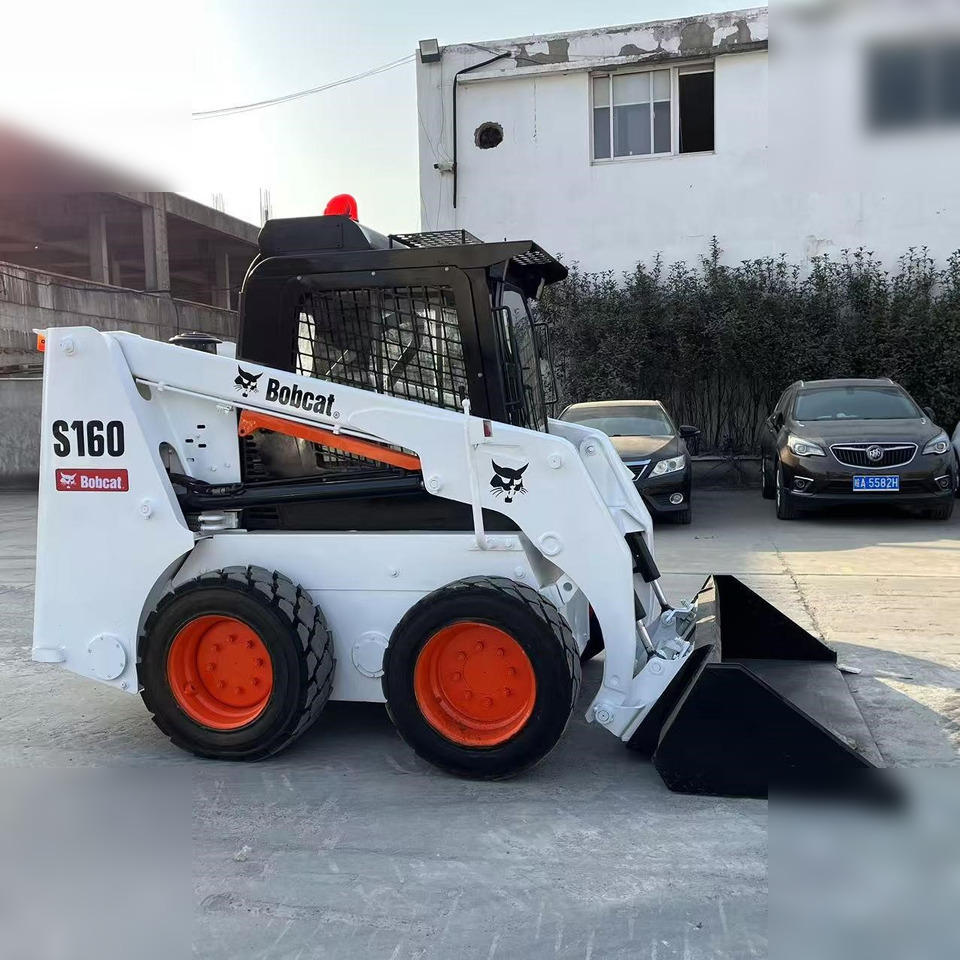 BOBCAT S160 - Мини челен товарач: снимка 2 BOBCAT S160 - Мини челен товарач: снимка 2