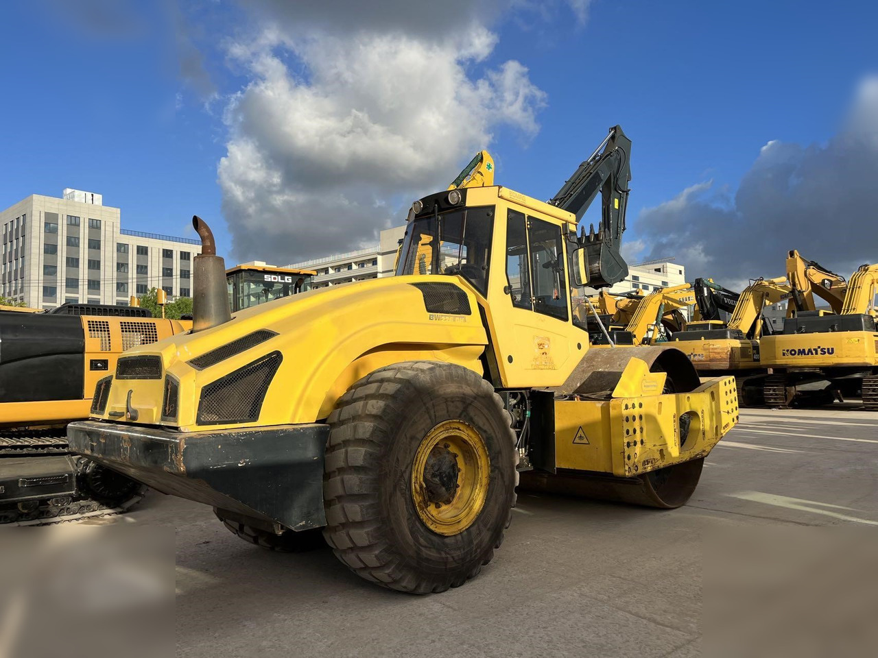 BOMAG BW226DH-4 - Валяк: снимка 2 BOMAG BW226DH-4 - Валяк: снимка 2