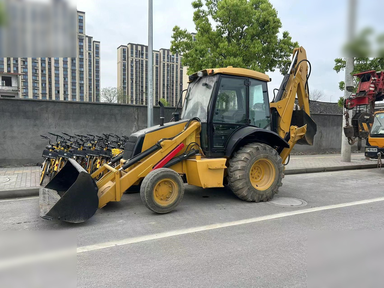 CASE 580 - Багер-товарач: снимка 1 CASE 580 - Багер-товарач: снимка 1