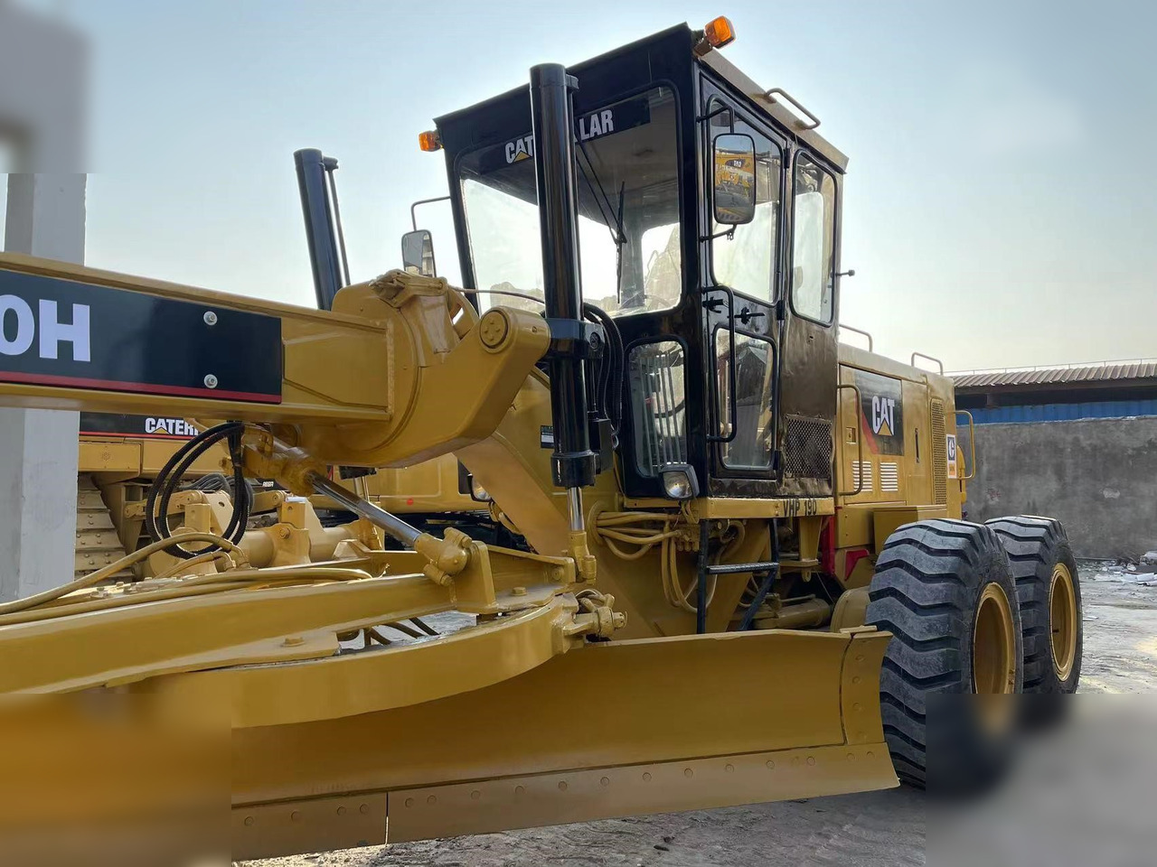 CATERPILLAR 140H - Грейдер: снимка 4 CATERPILLAR 140H - Грейдер: снимка 4